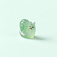 Miniature Glow Snail Assorted (1pc)