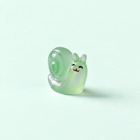 Miniature Glow Snail Assorted (1pc)